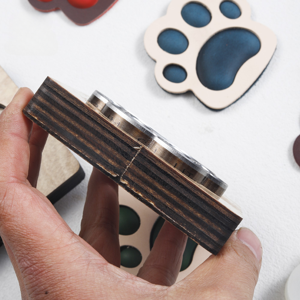 Dog Paw Shaped Leather Cutting - огляд і ціна Leatherwork Templates