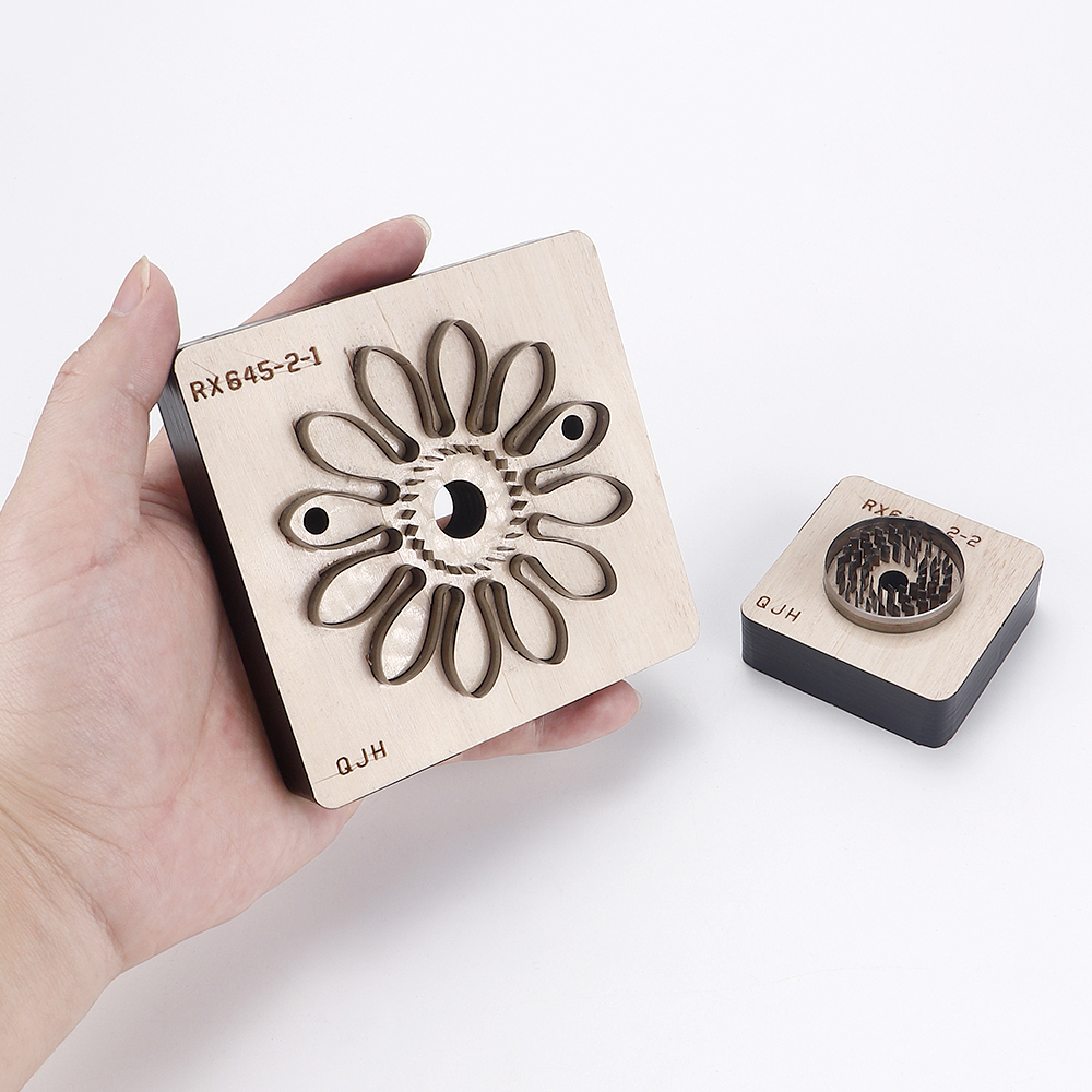 1Set Flower-Shaped Cutting Mol - огляд і ціна Leatherwork Templates