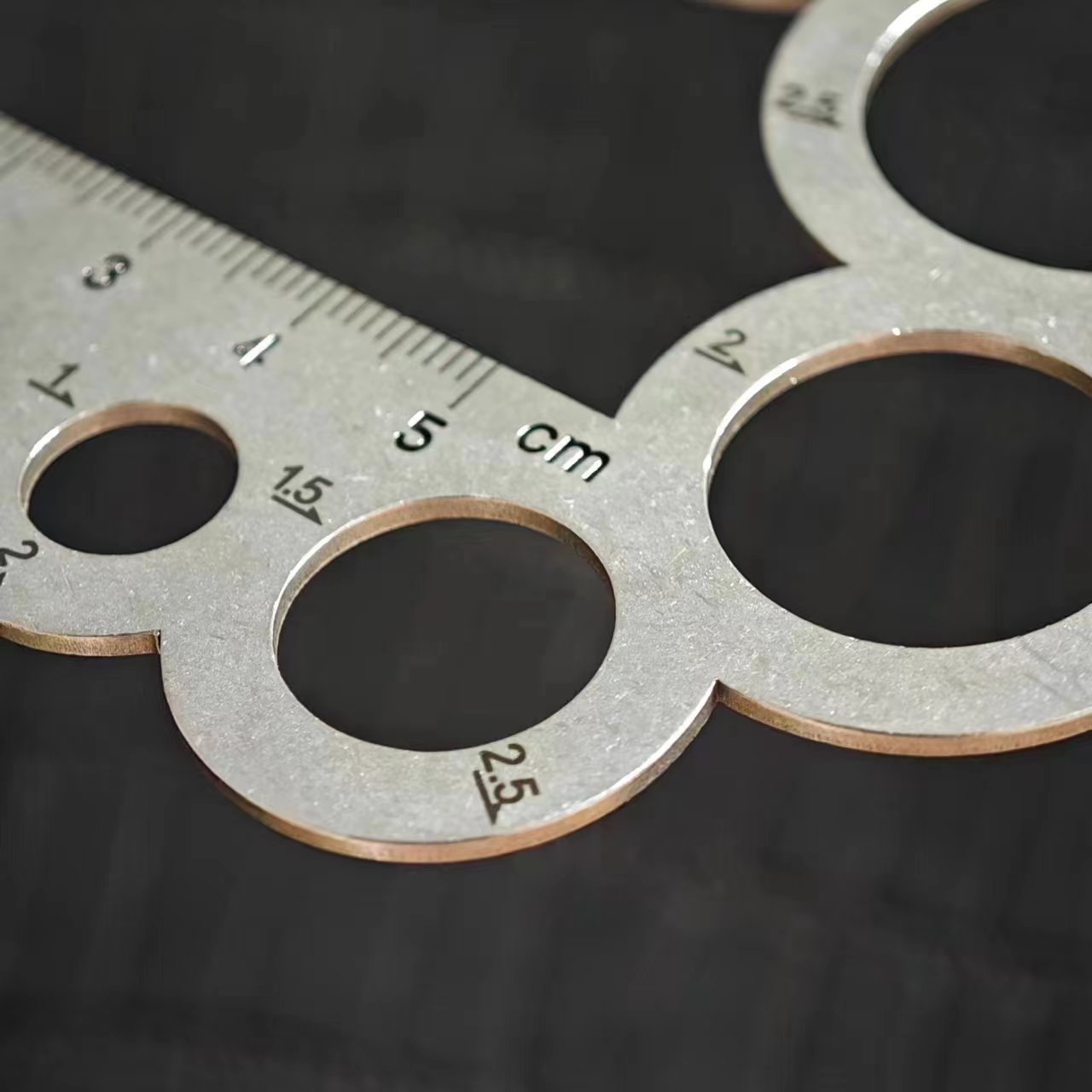 Multi-Purpose round Ruler Meta - огляд і ціна Leatherwork Templates