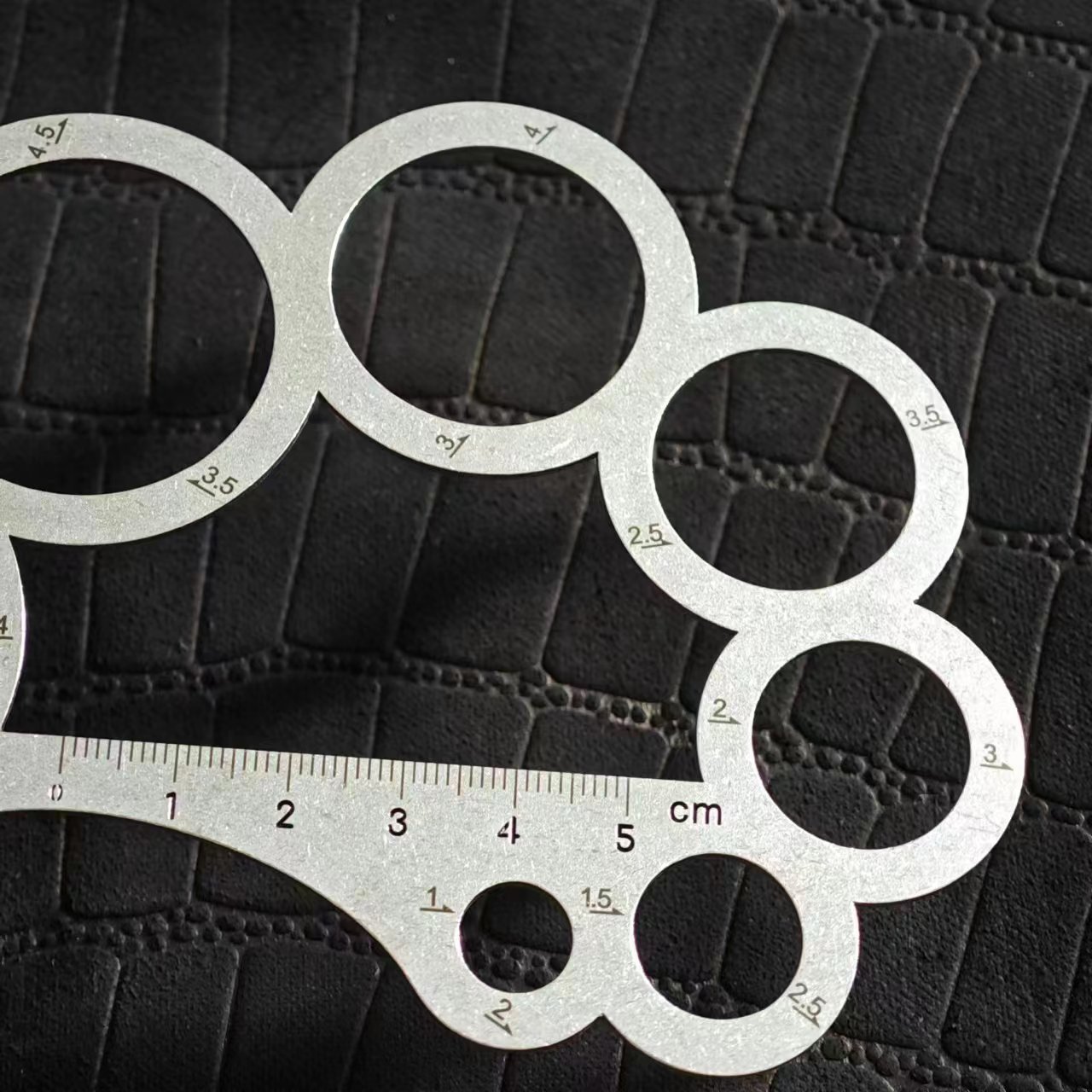 Multi-Purpose round Ruler Meta - огляд і ціна Leatherwork Templates