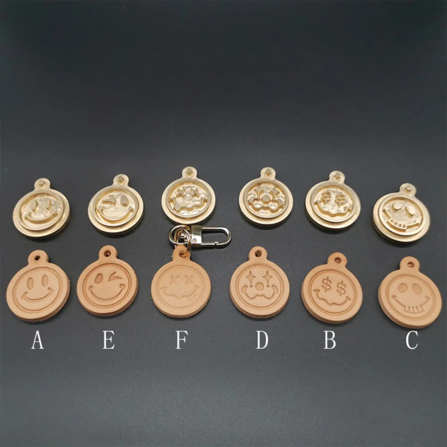 Custom Pendant Smile Face Copp - огляд і ціна Leather Stamp Set
